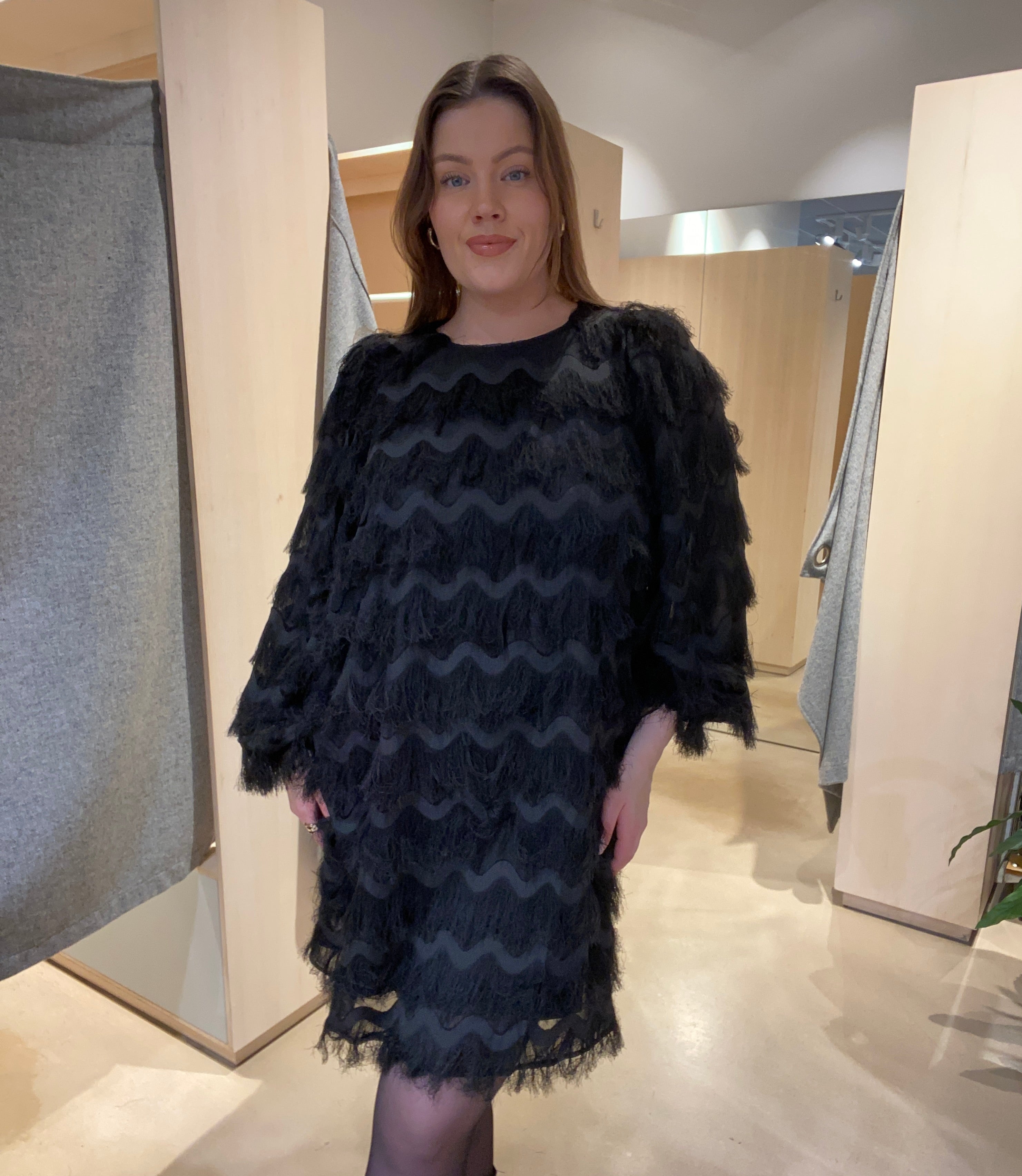 VIPESUA Short Dress - Black